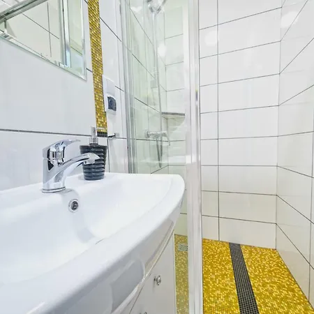 Frank Apartments - 5 Min Auschwitz, 15 Min Energylandia Appartement